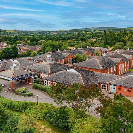 Bromsgrove Hotel And Spa Exterior foto